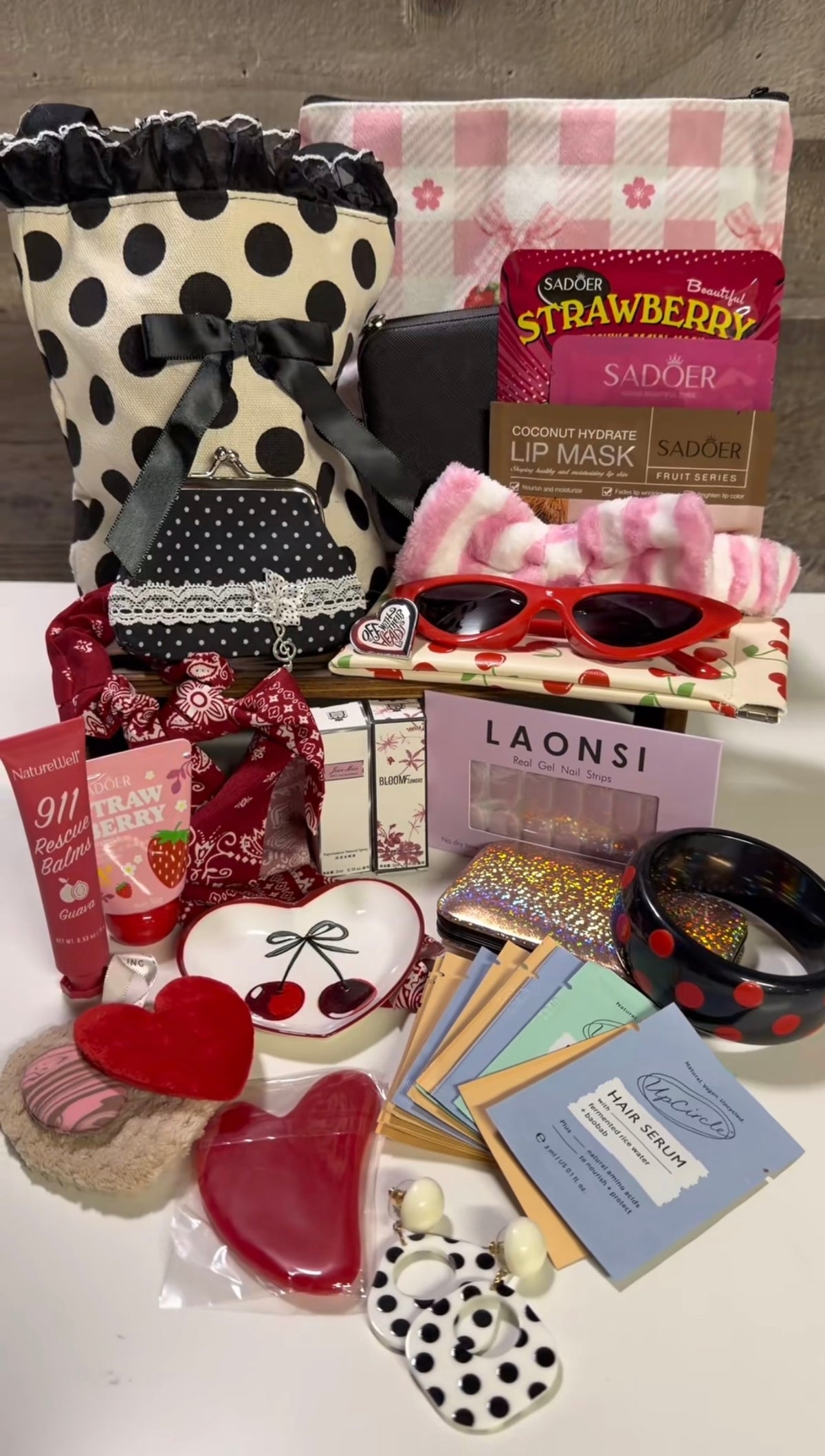 Pura Luxe — Mini Curated Box